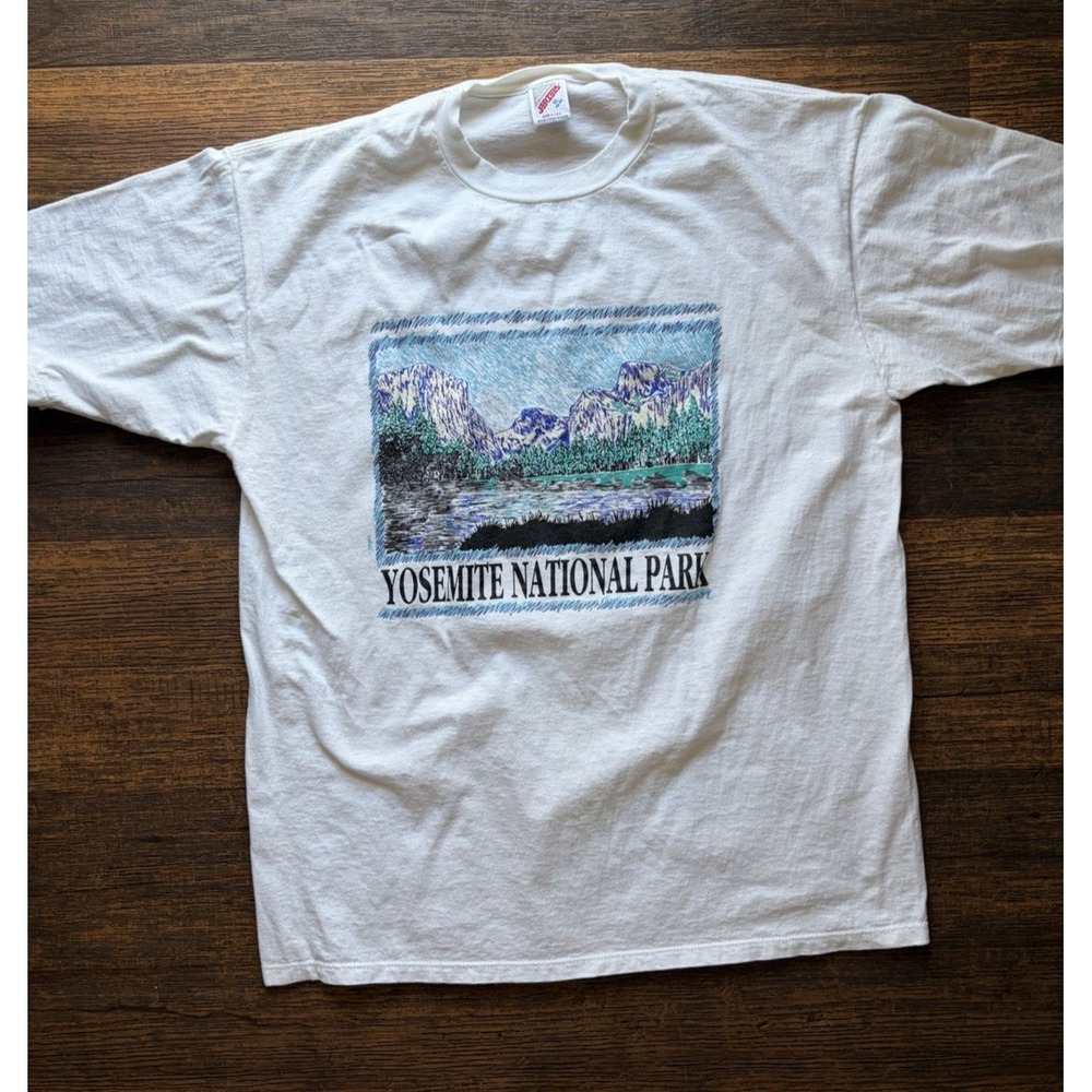 Men's Vintage Yosemite T-Shirt White Spell-Out XL Jerzees USA National Park CA